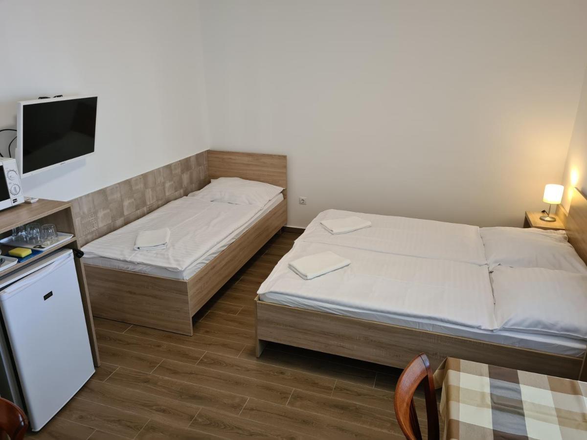 Tancsics Vendeghaz Hotel Siofok Room photo