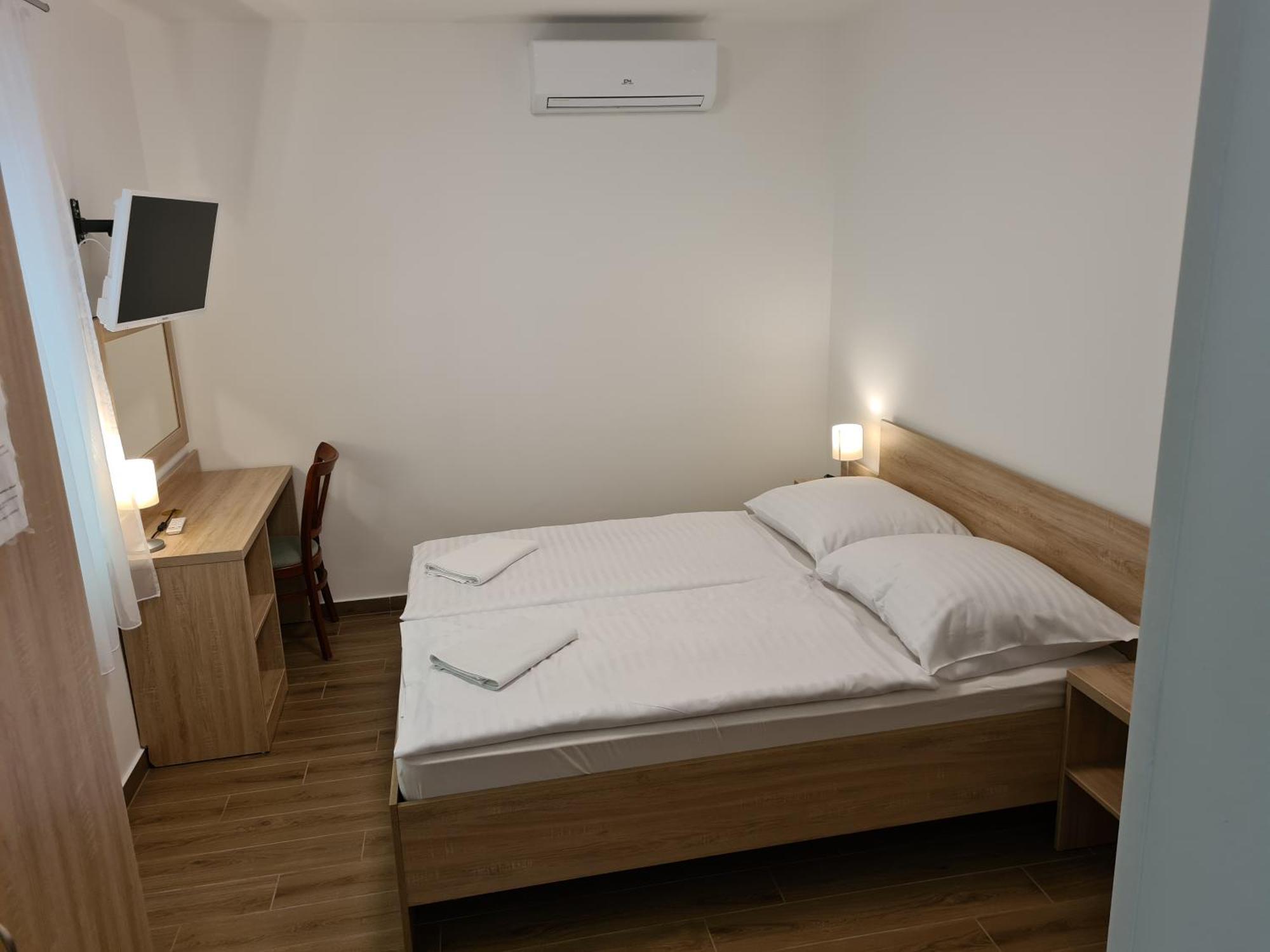 Tancsics Vendeghaz Hotel Siofok Room photo