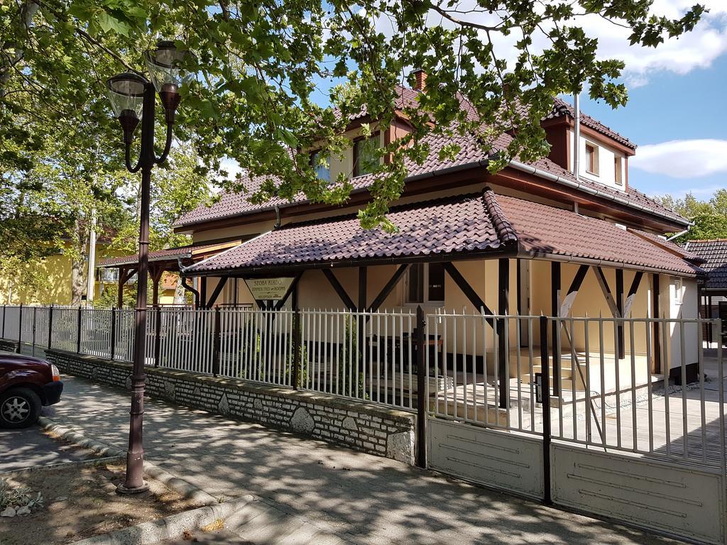 Tancsics Vendeghaz Hotel Siofok Exterior photo